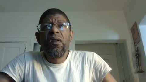 Snapshot of arteblazze chatting on February 15, 2:11 pm Arteblazze not daddy boy bitch or nigga online show from February 15, 2:11 pm