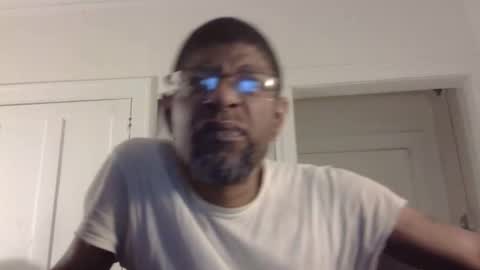 Snapshot of arteblazze chatting on February 22, 4:40 am Arteblazze not daddy boy bitch or nigga online show from February 22, 4:40 am