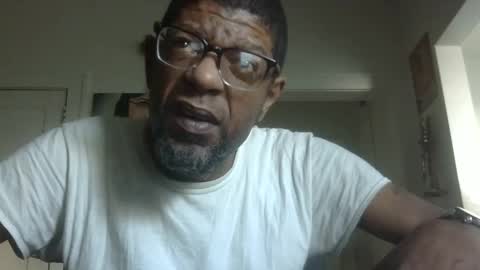 Snapshot of arteblazze chatting on September 11, 1:00 pm Arteblazze not daddy boy bitch or nigga online show from September 11, 1:00 pm