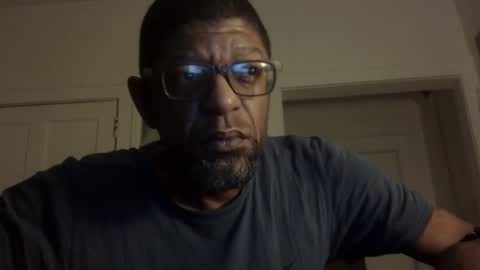 Snapshot of arteblazze chatting on September 25, 10:41 am Arteblazze not daddy boy bitch or nigga online show from September 25, 10:41 am