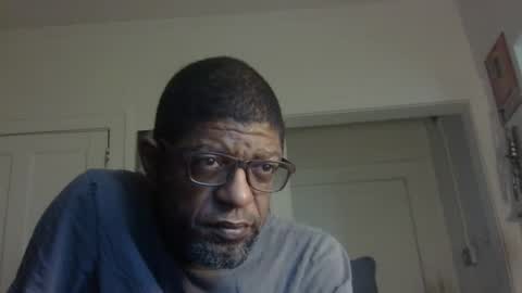 Snapshot of arteblazze chatting on September 25, 10:57 pm Arteblazze not daddy boy bitch or nigga online show from September 25, 10:57 pm