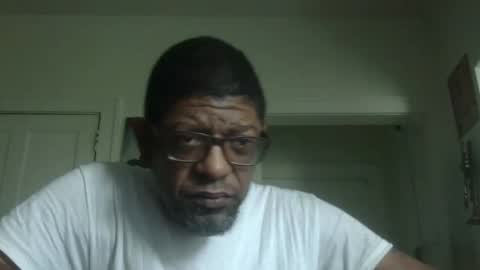 Snapshot of arteblazze chatting on October 30, 5:24 pm Arteblazze not daddy boy bitch or nigga online show from October 30, 5:24 pm