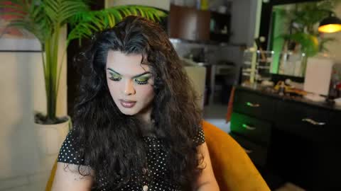 Snapshot of artechloe chatting on December 5, 7:49 pm Chloe online show from December 5, 7:49 pm