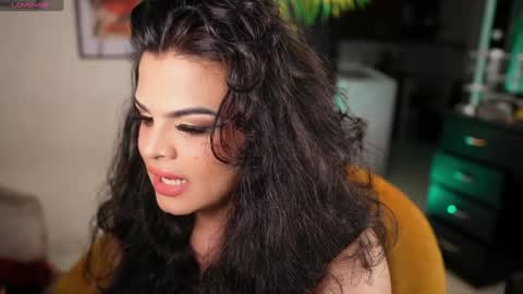 Snapshot of artechloe chatting on December 7, 2:53 am Chloe online show from December 7, 2:53 am