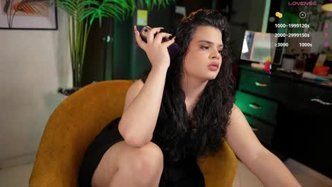 Snapshot of artechloe chatting on December 11, 11:00 pm Chloe online show from December 11, 11:00 pm