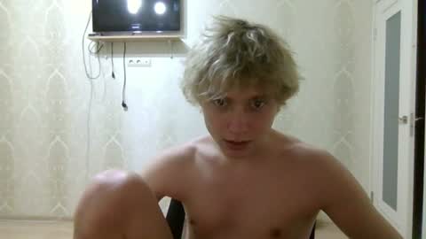 Snapshot of artem228play chatting on June 25, 10:58 pm artem228play online show from June 25, 10:58 pm
