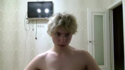 Snapshot of artem228play chatting on June 28, 10:49 pm artem228play online show from June 28, 10:49 pm