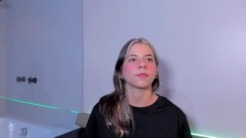 artemisablake online show from December 17, 9:05 pm