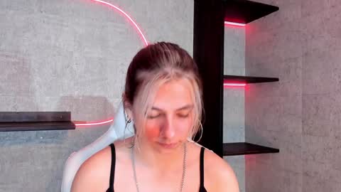 artemisablake online show from January 9, 12:25 am