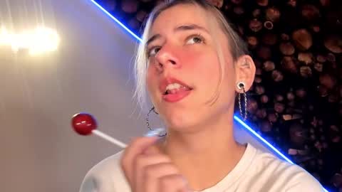 artemisablake online show from March 11, 4:51 pm