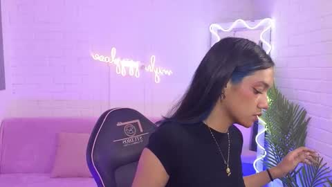 Snapshot of artemiss_tay chatting on September 15, 7:25 pm artemiss_tay online show from September 15, 7:25 pm
