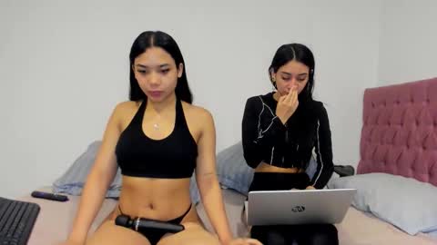 Snapshot of artemisxvenuss chatting on December 16, 3:28 pm Artemisxvenuss online show from December 16, 3:28 pm