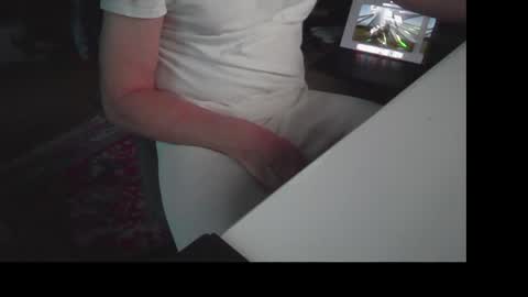 Snapshot of artesian99 chatting on May 7, 6:57 pm artesian99 online show from May 7, 6:57 pm