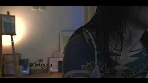 Linda  independent model artgeea online show from June 7, 11:19 pm