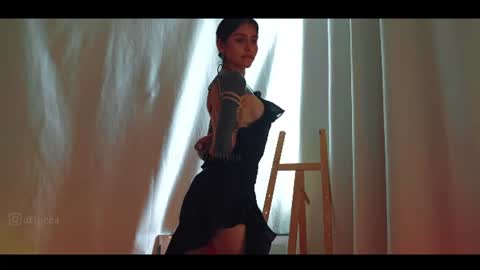 Linda  independent model artgeea online show from July 22, 9:06 pm