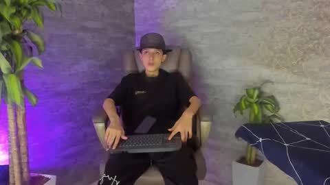 Snapshot of arthurcox_ chatting on October 7, 5:21 pm arthurcox_ online show from October 7, 5:21 pm