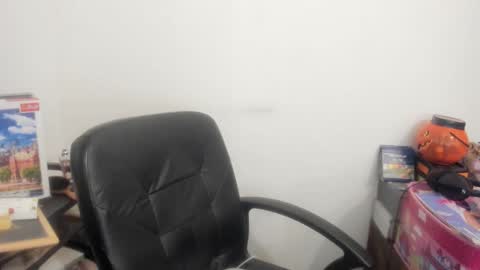 MIA online show from April 20, 8:28 am