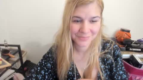 MIA online show from April 21, 9:17 pm