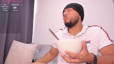 arturguy01 online show from January 17, 2:50 pm