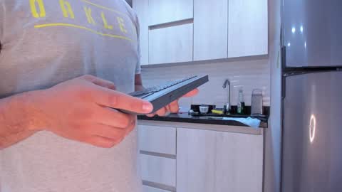 arturguy01 online show from February 7, 7:49 pm