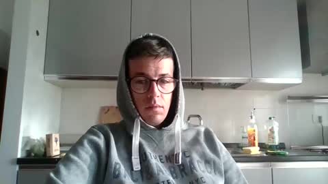 Snapshot of arturpaulval chatting on December 1, 7:46 am arturpaulval online show from December 1, 7:46 am