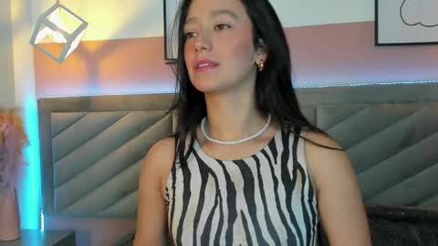 Snapshot of ary_thompson_ chatting on April 2, 1:42 pm ARY THOMPSON online show from April 2, 1:42 pm