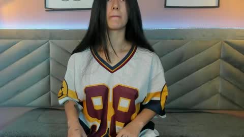 Snapshot of ary_thompson_ chatting on April 3, 12:14 pm ARY THOMPSON online show from April 3, 12:14 pm
