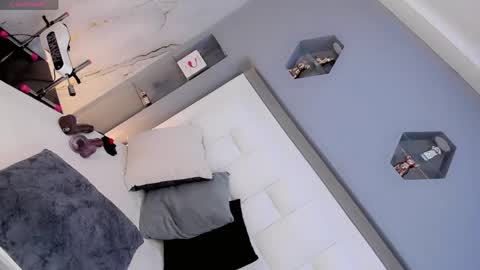 aryajanee online show from April 22, 6:05 am