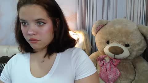 Snapshot of arybutty chatting on February 28, 12:20 pm Ary online show from February 28, 12:20 pm