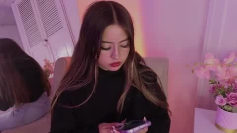 arycooper_ online show from June 10, 2:05 pm