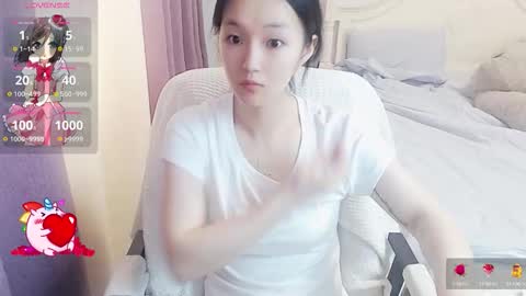 Snapshot of arylia_3 chatting on October 14, 2:56 am Lily online show from October 14, 2:56 am