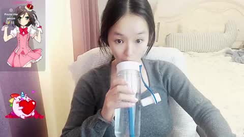 Snapshot of arylia_3 chatting on October 27, 4:05 am Lily online show from October 27, 4:05 am