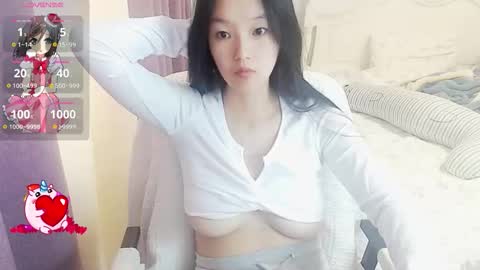 Snapshot of arylia_3 chatting on November 12, 3:29 am Lily online show from November 12, 3:29 am