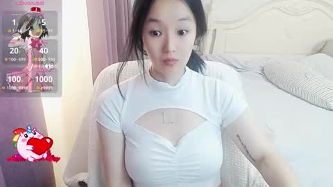 Snapshot of arylia_3 chatting on November 25, 3:17 am Lily online show from November 25, 3:17 am