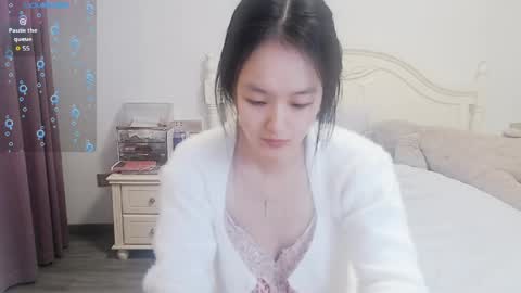 Snapshot of arylia_3 chatting on May 3, 3:45 am Lily online show from May 3, 3:45 am