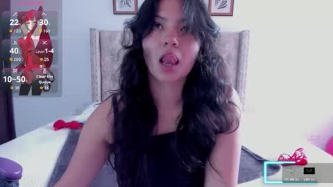 Snapshot of asaray_t chatting on October 28, 6:54 pm Saray online show from October 28, 6:54 pm