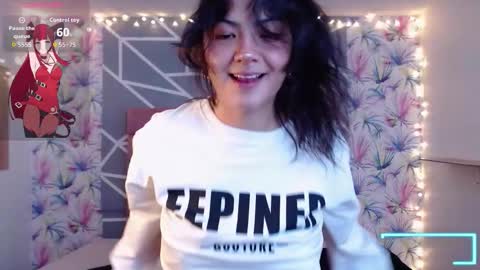 Snapshot of asaray_t chatting on November 11, 1:44 pm Saray online show from November 11, 1:44 pm