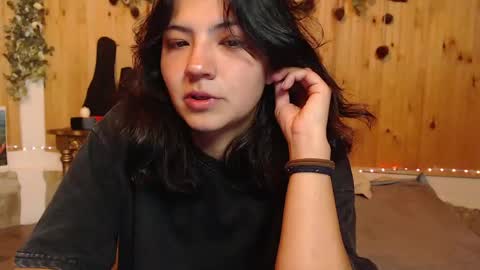 Snapshot of asaray_t chatting on June 6, 1:21 am Saray online show from June 6, 1:21 am