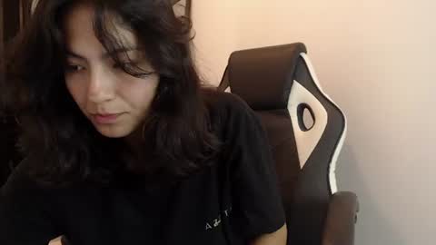 Snapshot of asaray_t chatting on June 11, 2:53 am Saray online show from June 11, 2:53 am
