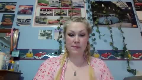 Snapshot of ash0ley chatting on January 14, 4:01 pm ash0ley online show from January 14, 4:01 pm