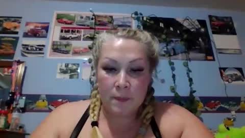 Snapshot of ash0ley chatting on March 27, 11:04 pm ash0ley online show from March 27, 11:04 pm