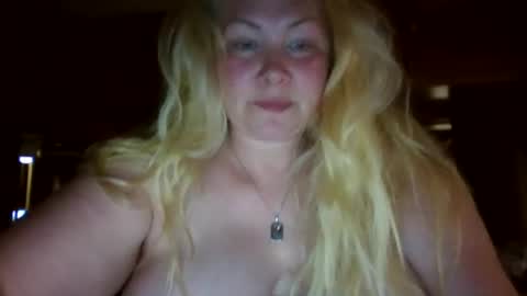 Snapshot of ash0ley chatting on May 27, 1:41 pm ash0ley online show from May 27, 1:41 pm