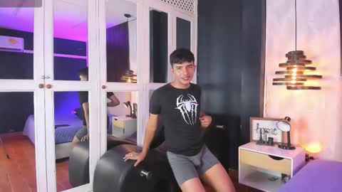 ash_russell online show from January 16, 8:02 pm