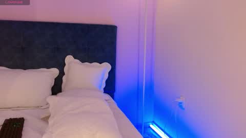 Ashely online show from April 18, 7:07 pm