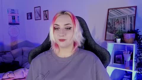 AshleyAshe  online show from March 6, 2:30 am