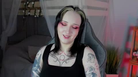 Snapshot of asheluck chatting on November 16, 11:21 pm AshleyAshe online show from November 16, 11:21 pm