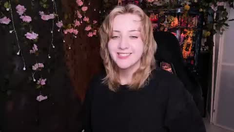 Snapshot of asheluck chatting on July 3, 9:37 am AshleyAshe online show from July 3, 9:37 am