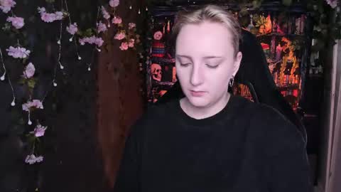 Snapshot of asheluck chatting on July 7, 6:27 am AshleyAshe online show from July 7, 6:27 am
