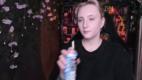 Snapshot of asheluck chatting on July 7, 6:47 am AshleyAshe online show from July 7, 6:47 am