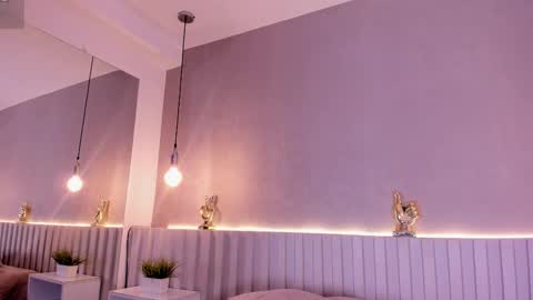 I am Ashley online show from November 13, 7:35 pm